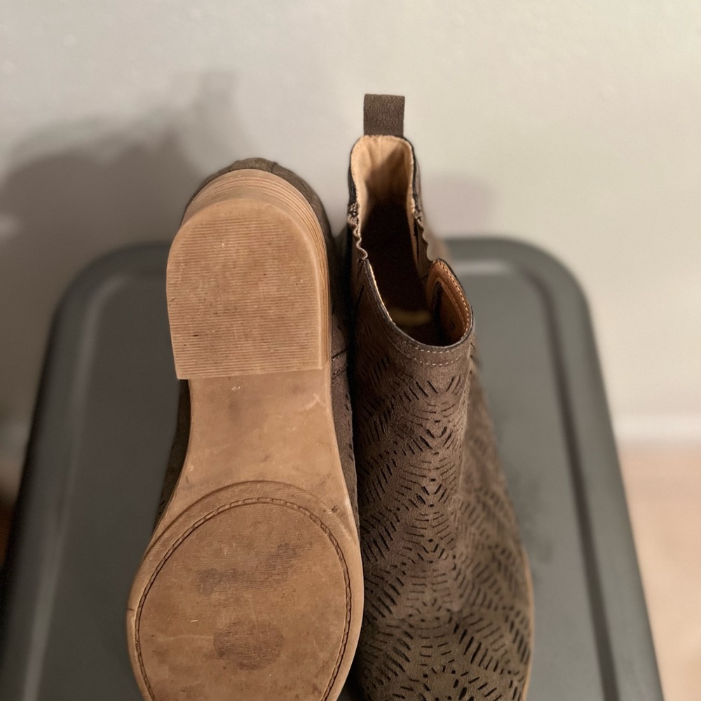 Women’s ankle boots